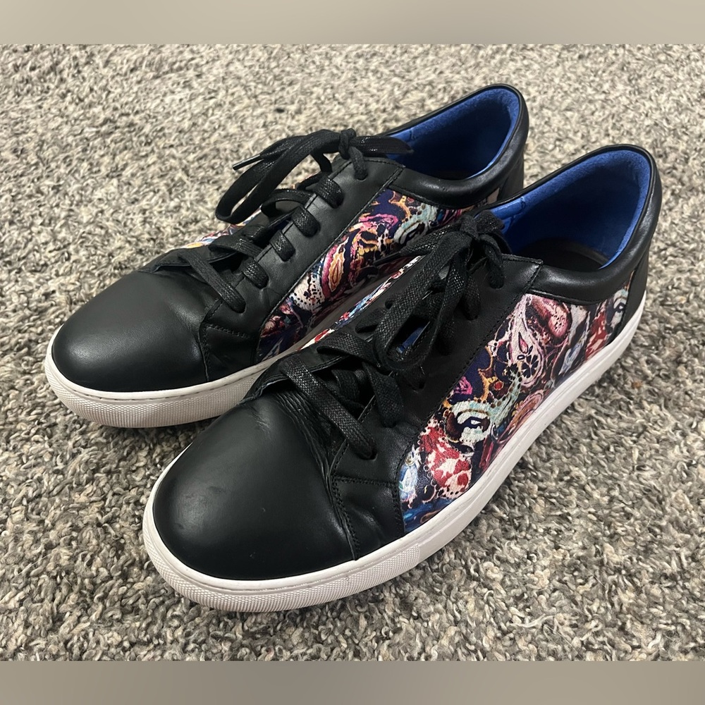 Robert graham leather paisley printed sneakers black white and color size 10